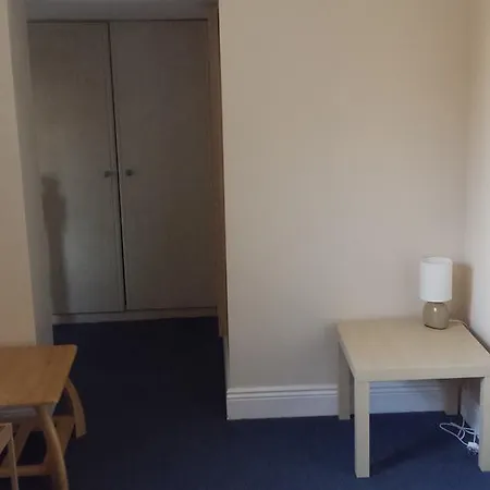 Crompton Hall Апартаменты *